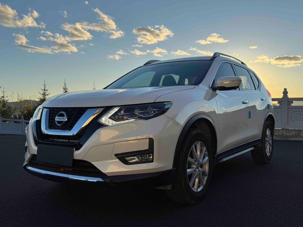 Nissan X-Trail 2022 — фото автомобиля 1