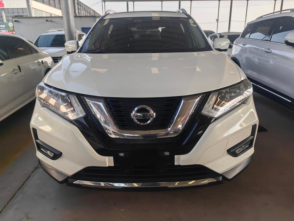 Nissan X-Trail 2017 — фото автомобиля