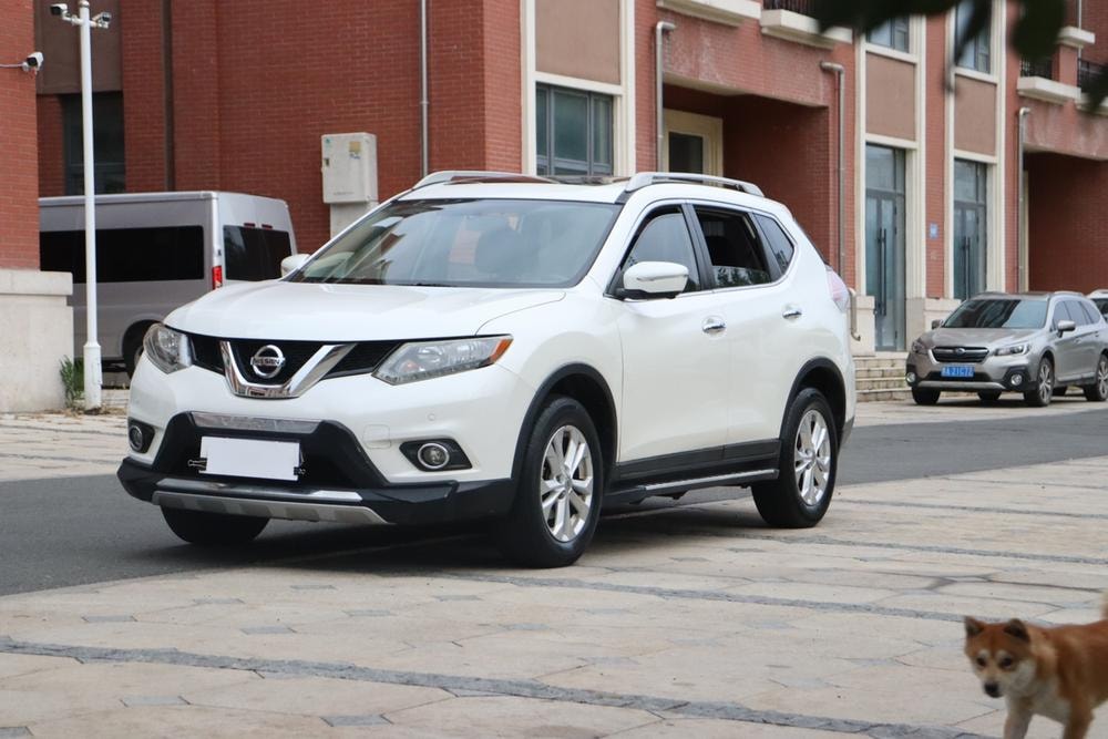 Nissan X-Trail 2015 — фото автомобиля