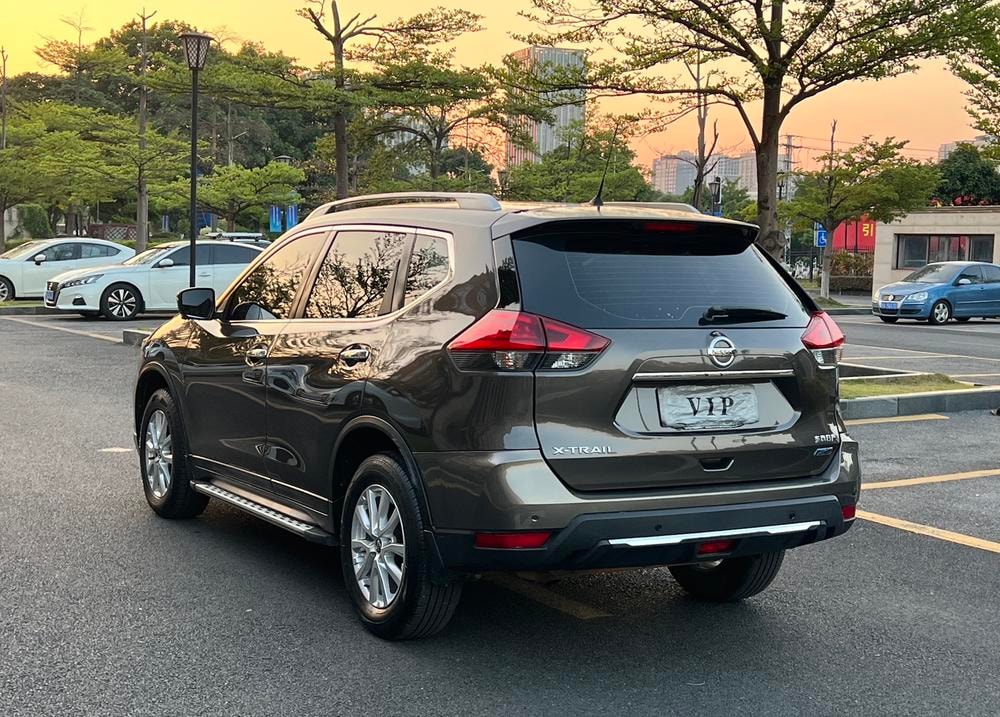 Nissan X-Trail 2017 — фото автомобиля 1