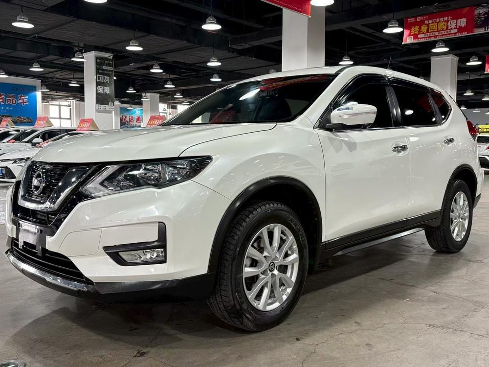 Nissan X-Trail 2017 — фото автомобиля