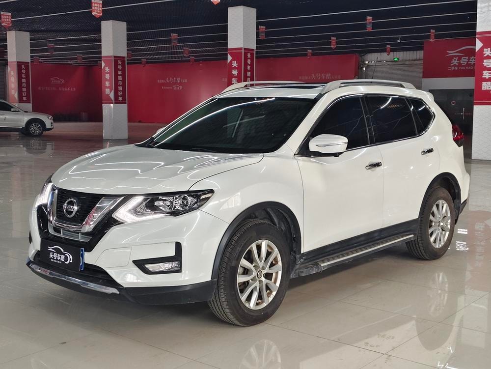 Nissan X-Trail 2017 — фото автомобиля