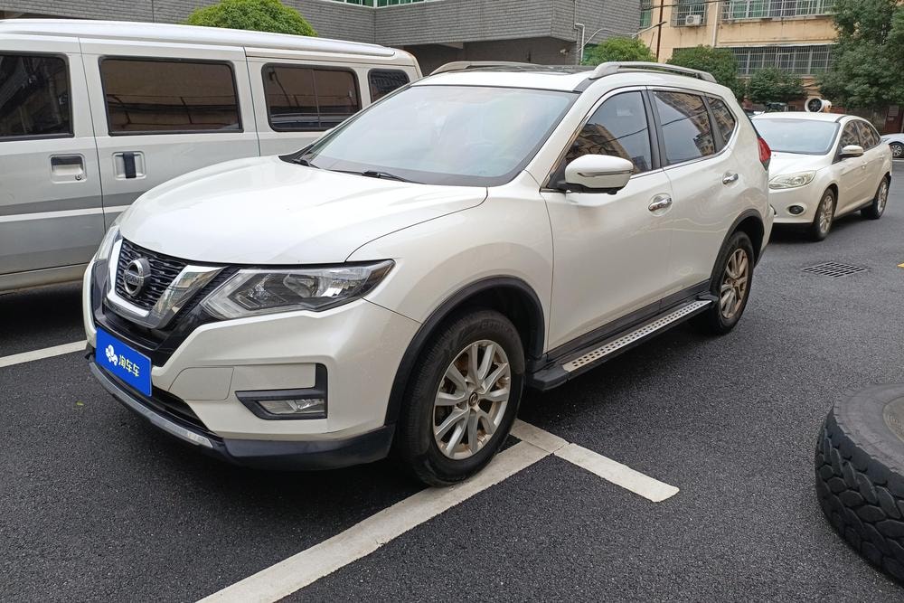 Nissan X-Trail 2017 — фото автомобиля