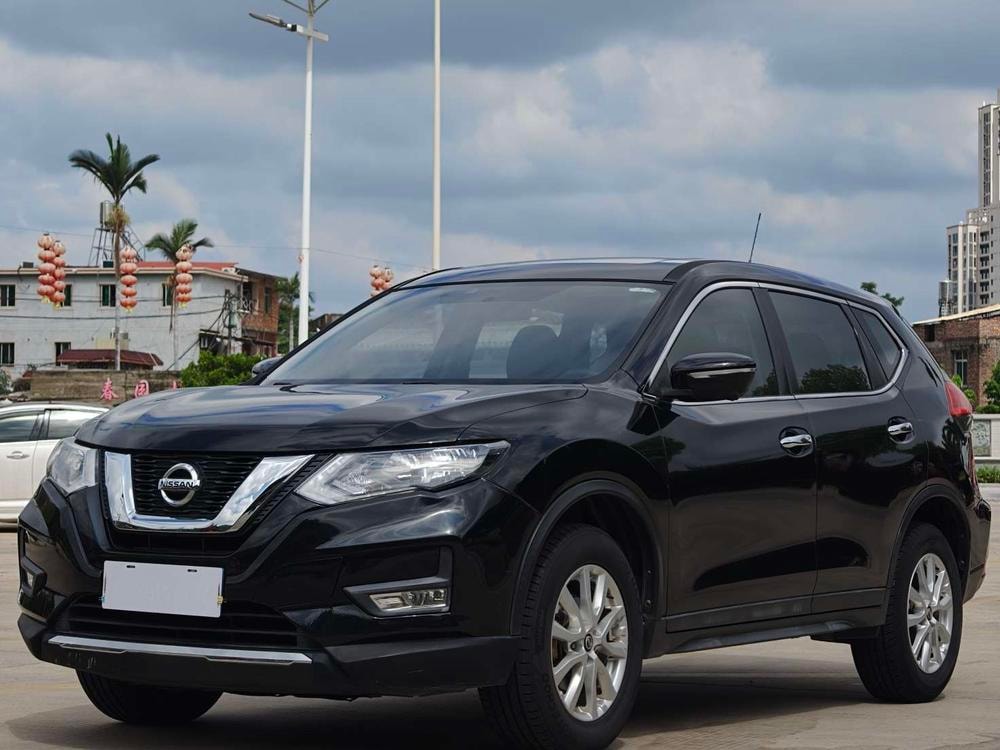 Nissan X-Trail 2017 — фото автомобиля