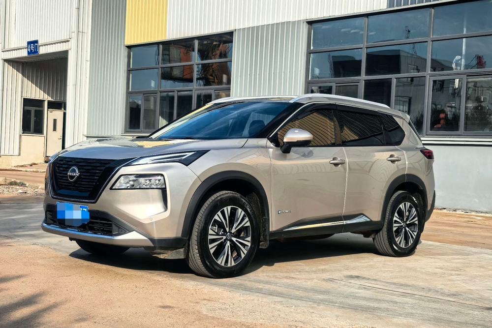 Nissan X-Trail 2023 — фото автомобиля