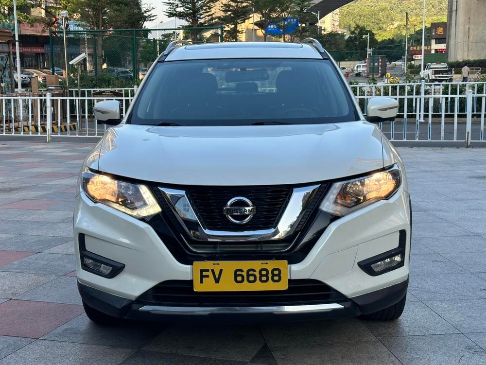 Nissan X-Trail 2017 — фото автомобиля