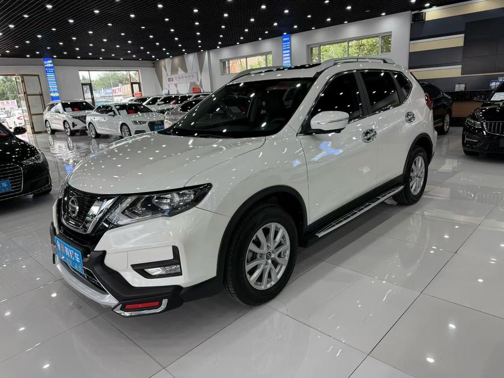 Nissan X-Trail 2017 — фото автомобиля