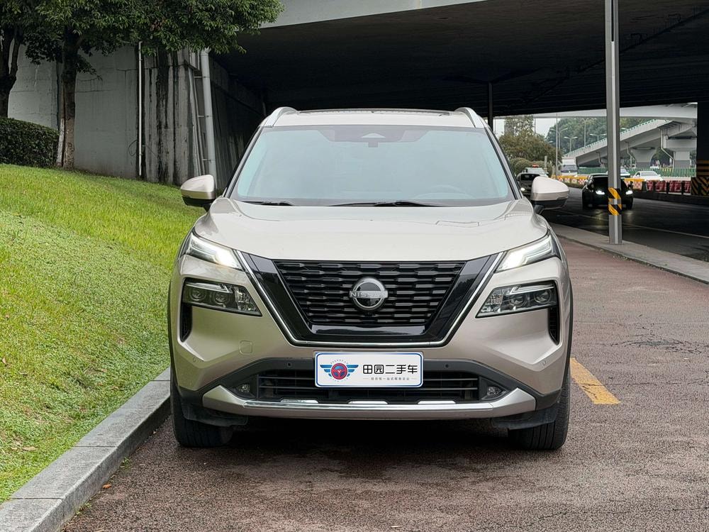 Nissan X-Trail 2023 — фото автомобиля