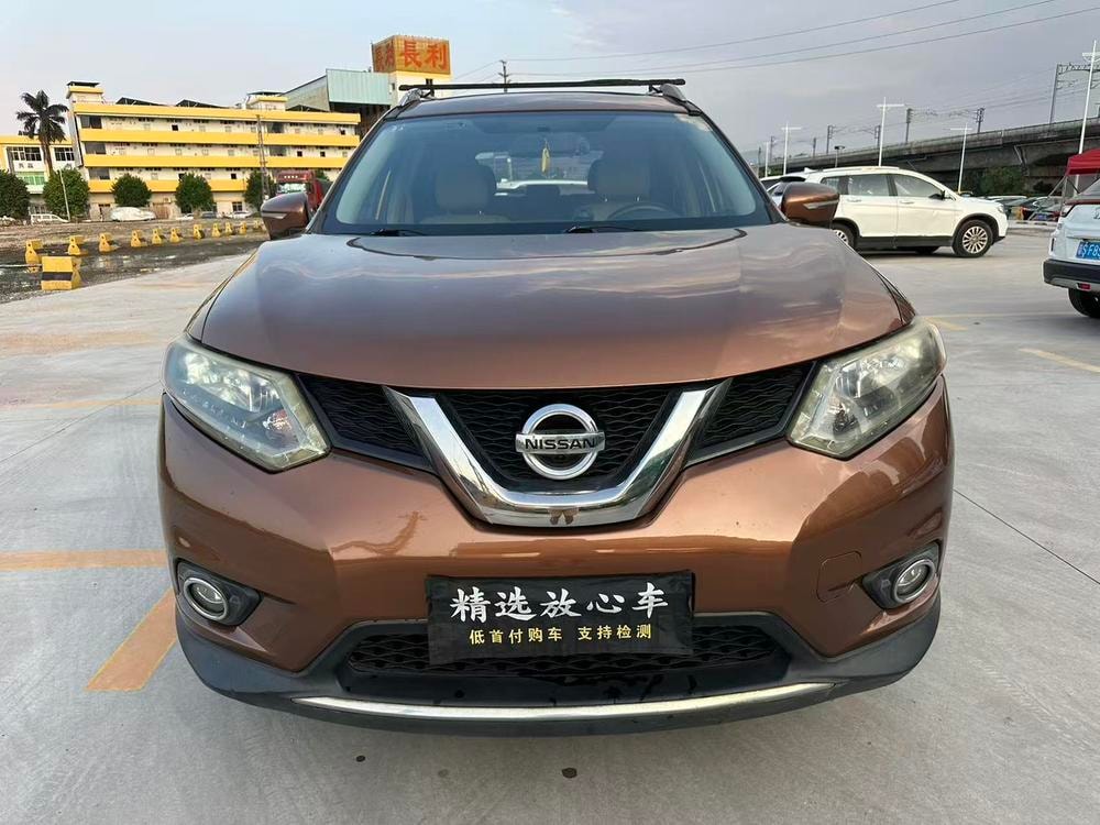 Nissan X-Trail 2015 — фото автомобиля