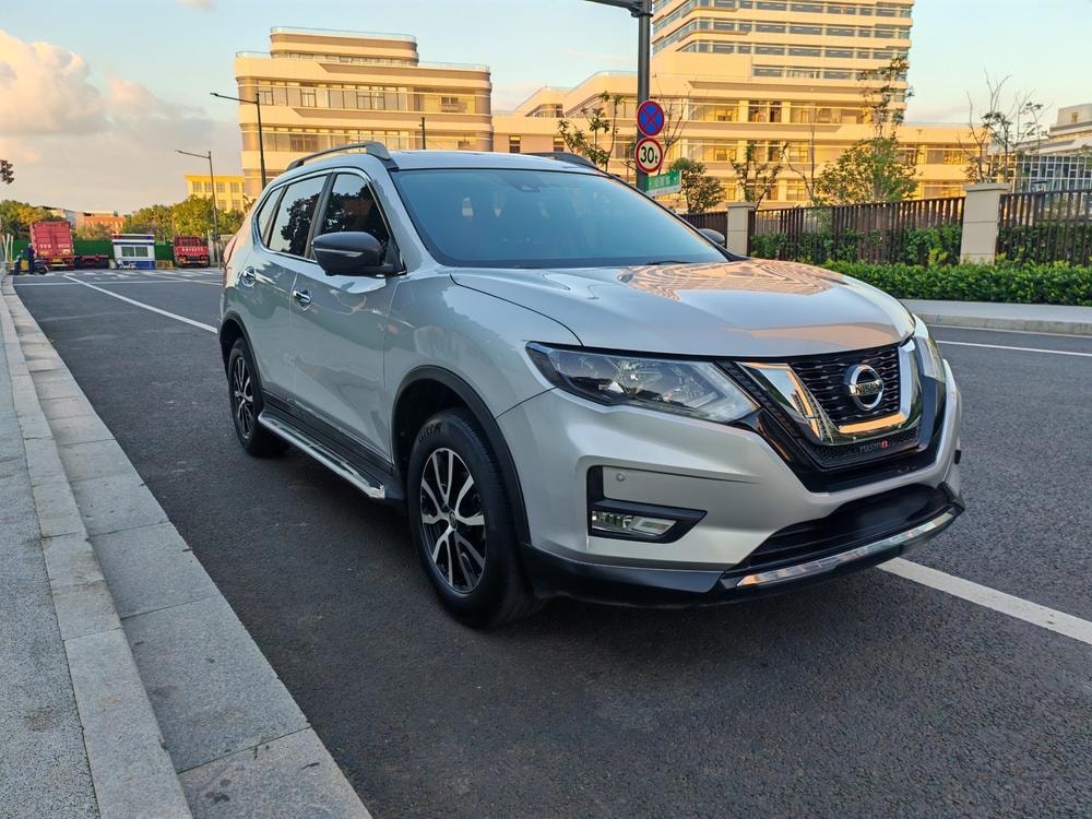 Nissan X-Trail 2019 — фото автомобиля