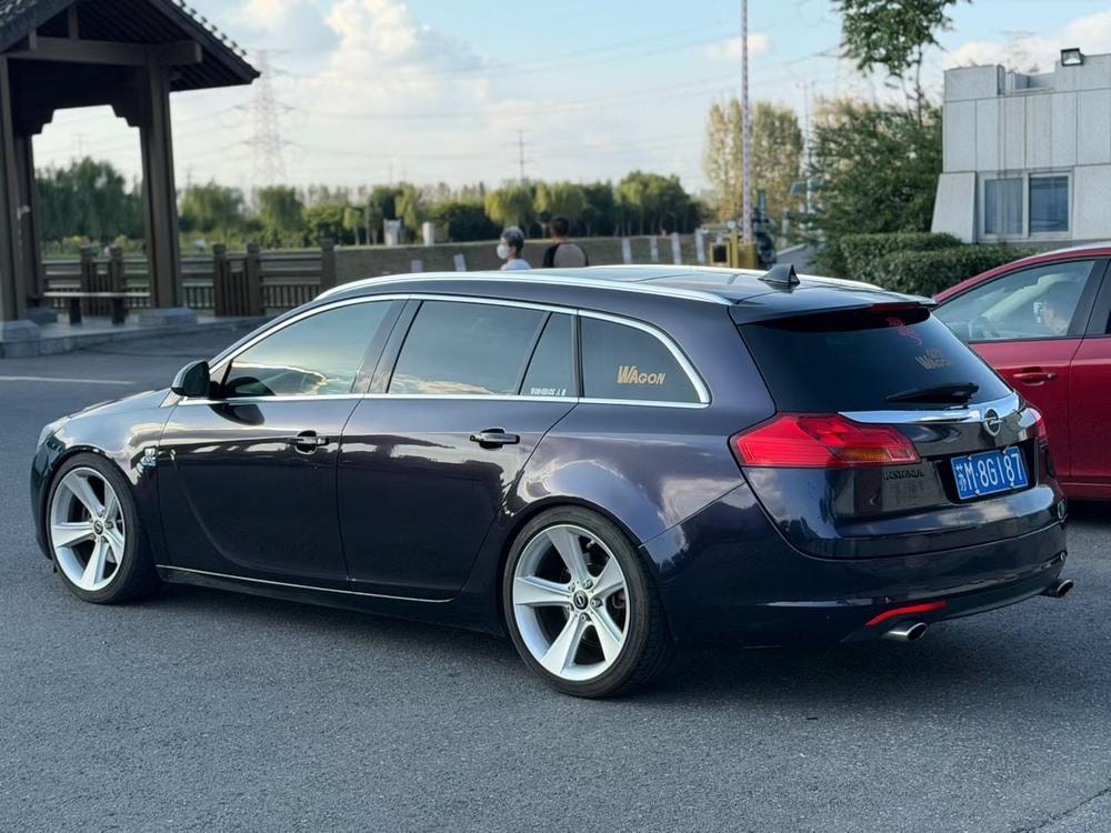 Opel Insignia 2013 — фото автомобиля