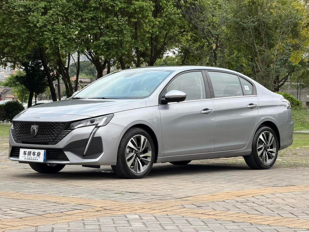 Peugeot 408 2024 — фото автомобиля 1