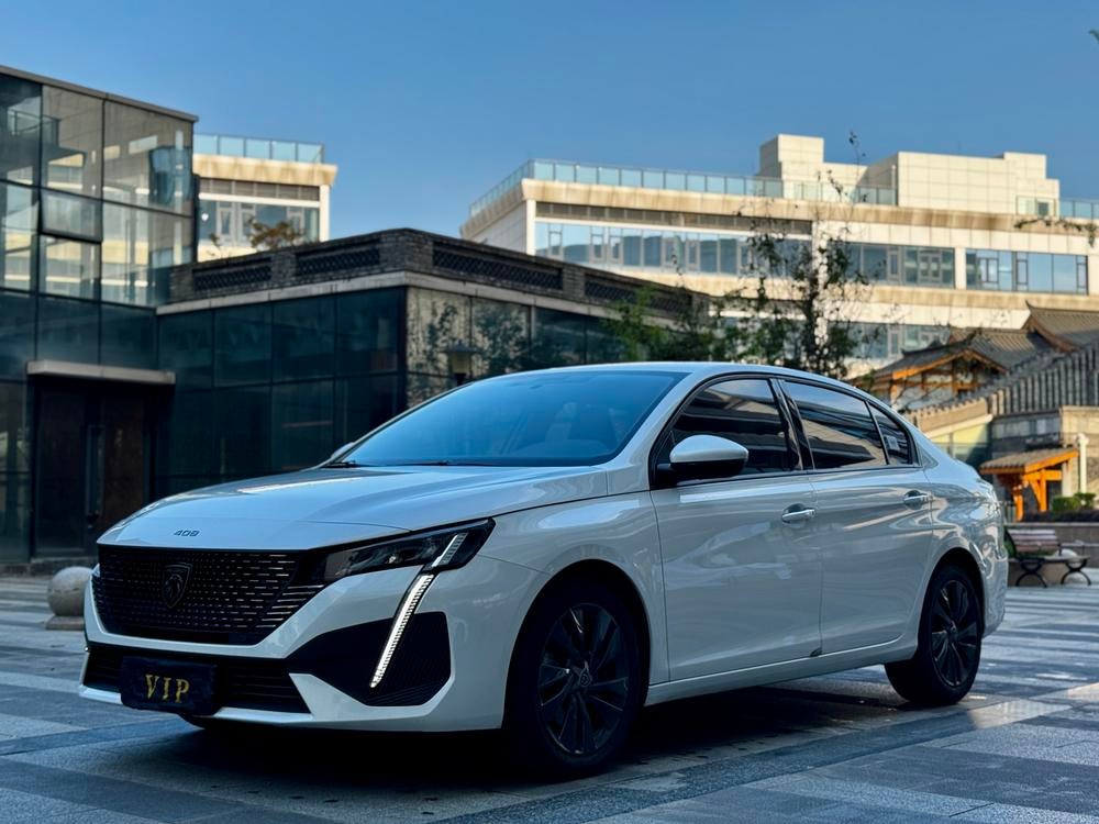 Peugeot 408 2022 — фото автомобиля 1
