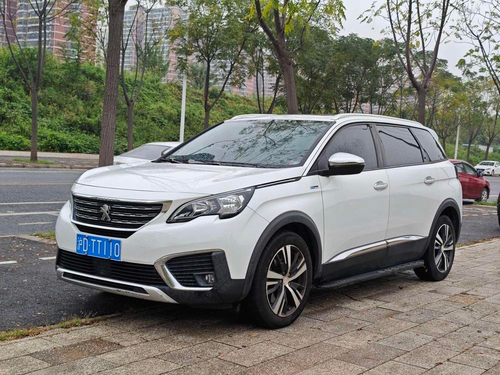 Peugeot 5008 2017 — фото автомобиля 1