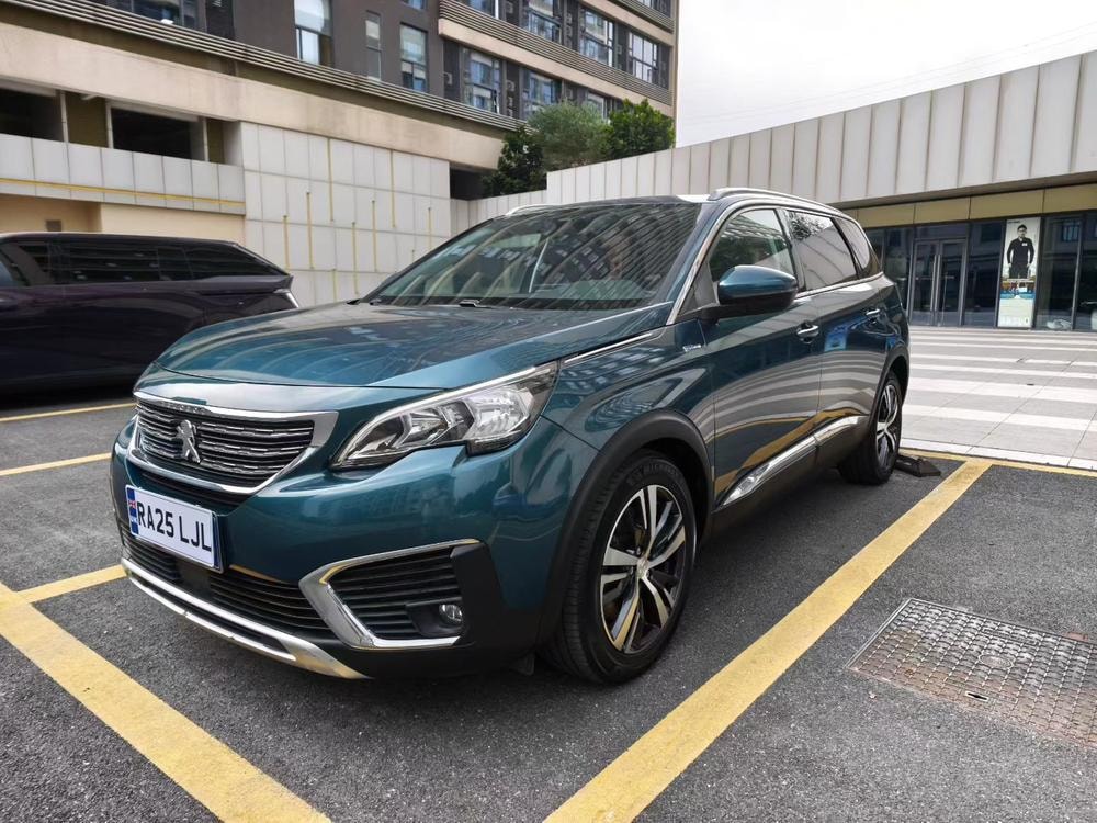 Peugeot 5008 2017 — фото автомобиля