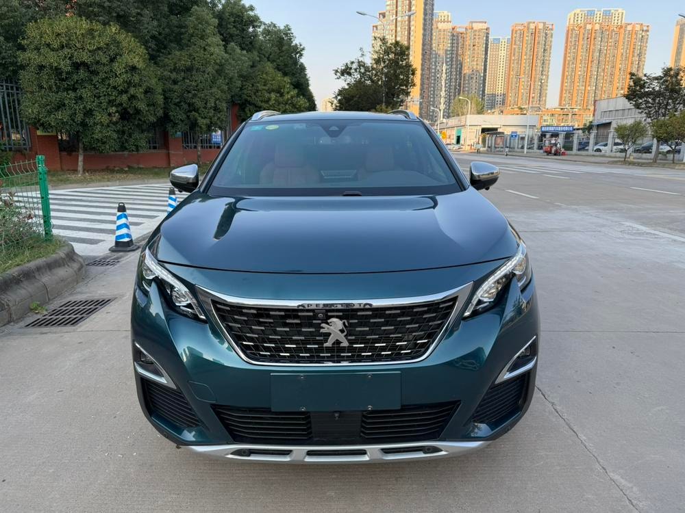 Peugeot 5008 2017 — фото автомобиля 1