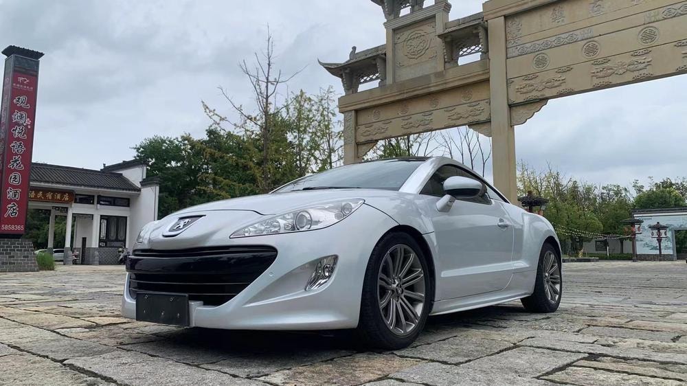 Peugeot RCZ 2011 — фото автомобиля