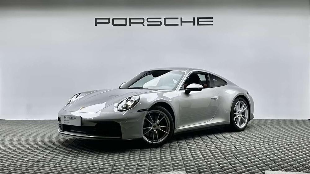 Porsche 911 2025 — фото автомобиля 1