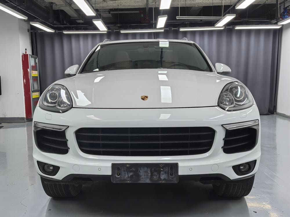 Porsche Cayenne 2015 — фото автомобиля