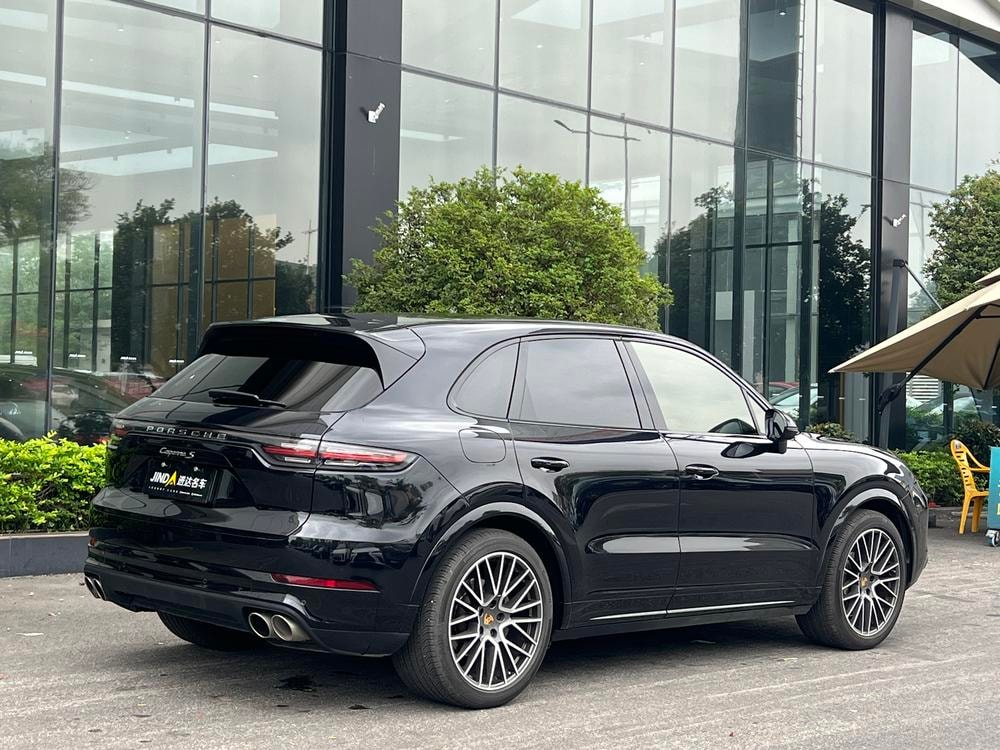 Porsche Cayenne 2020 — фото автомобиля