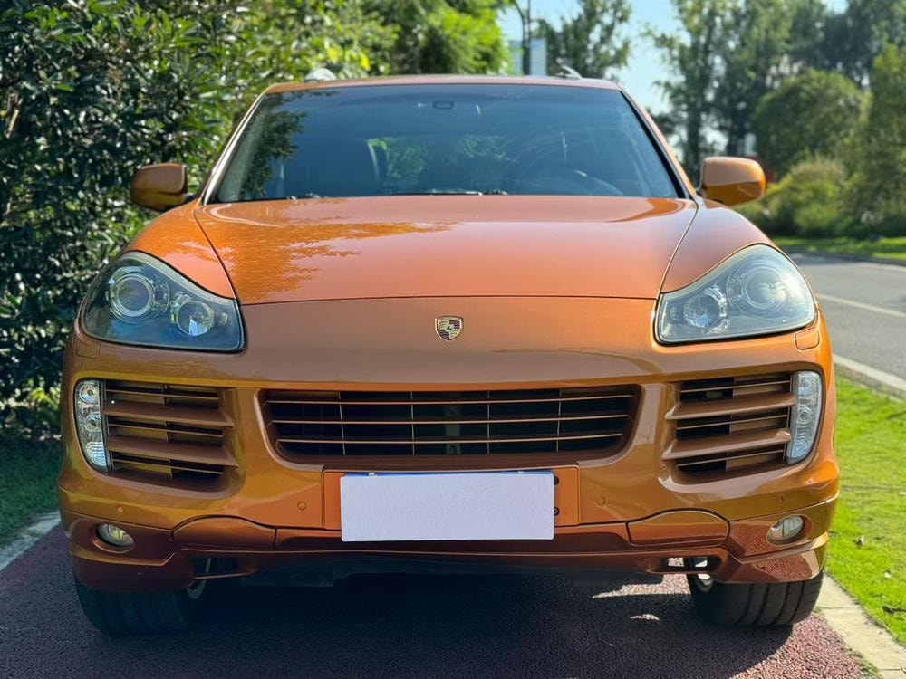 Porsche Cayenne 2010 — фото автомобиля