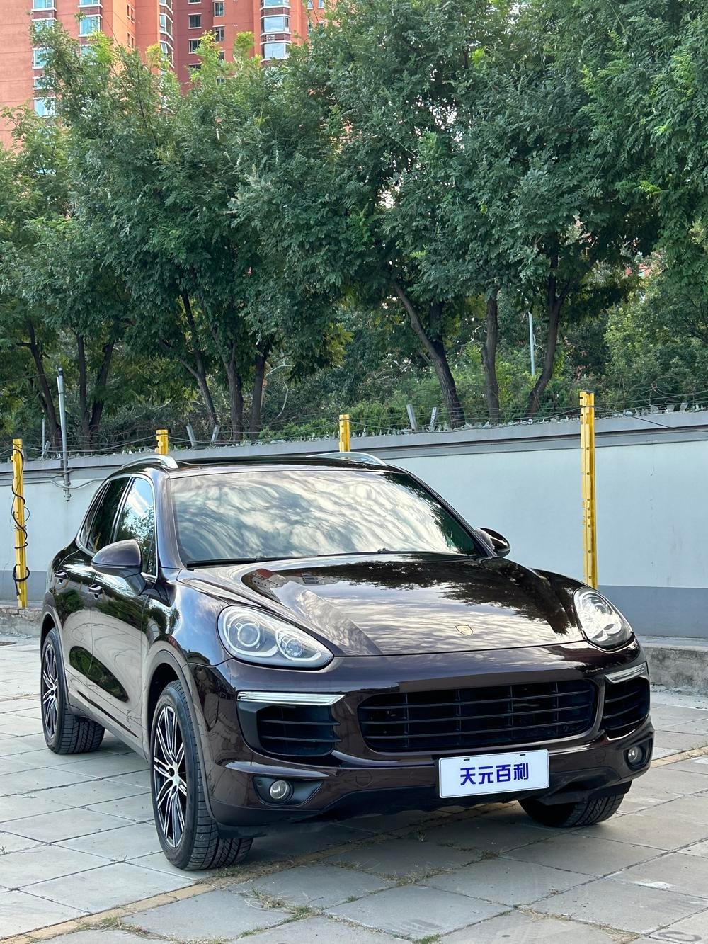 Porsche Cayenne 2015 — фото автомобиля 1