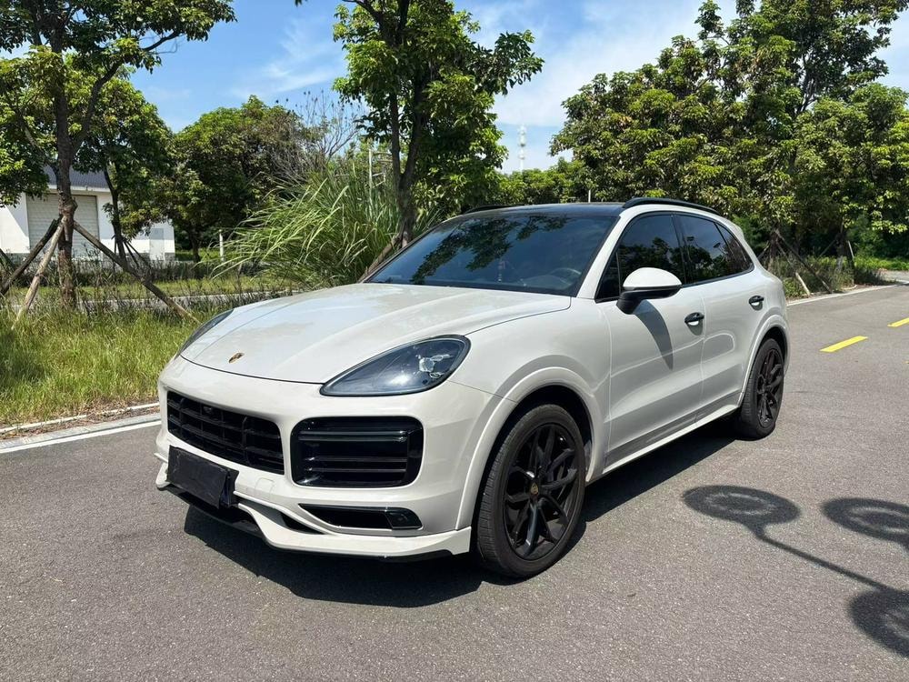 Porsche Cayenne 2019 — фото автомобиля 1
