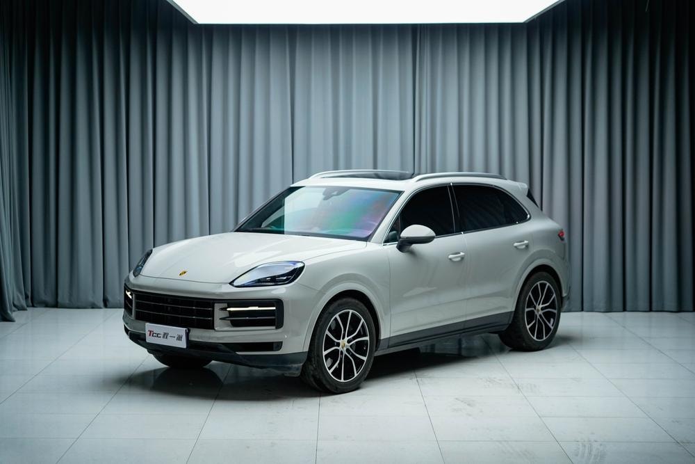 Porsche Cayenne 2024 — фото автомобиля