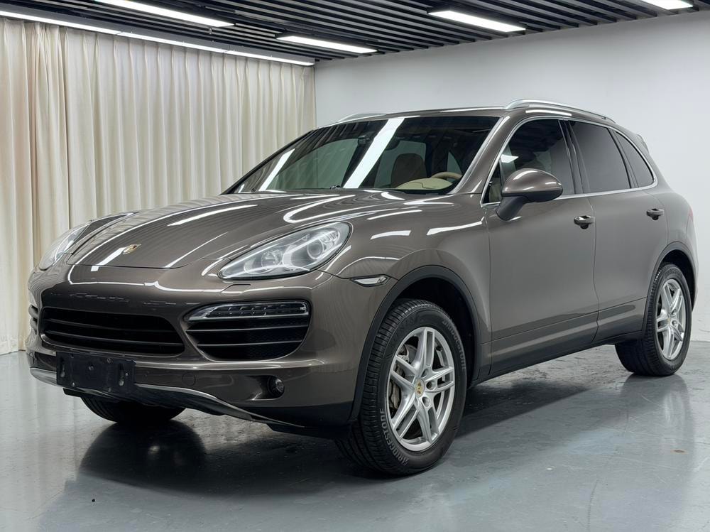 Porsche Cayenne 2011 — фото автомобиля 1