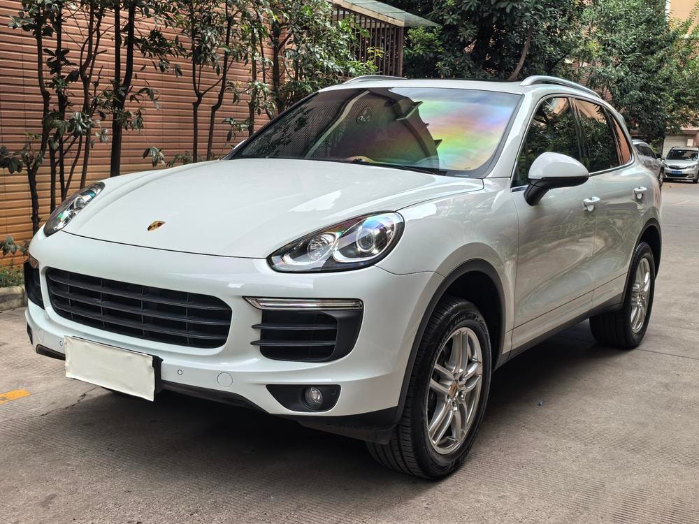 Porsche Cayenne 2015 — фото автомобиля