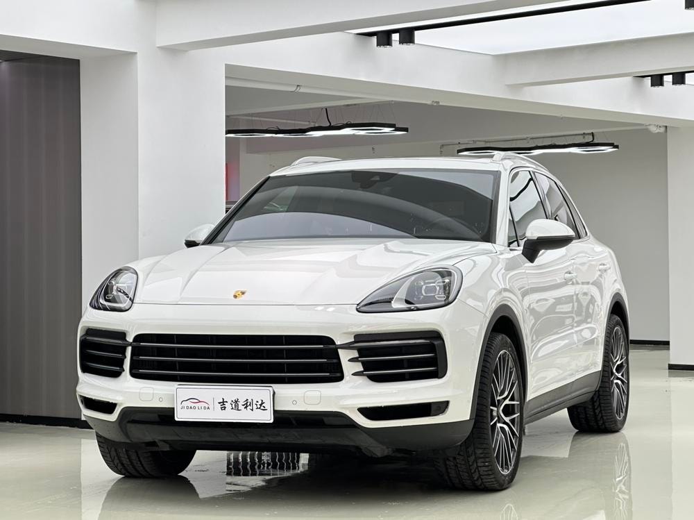 Porsche Cayenne 2019 — фото автомобиля