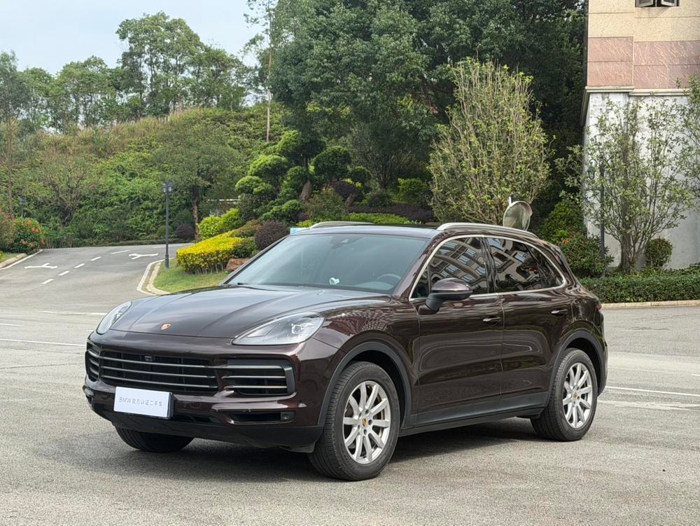 Porsche Cayenne 2018 — фото автомобиля