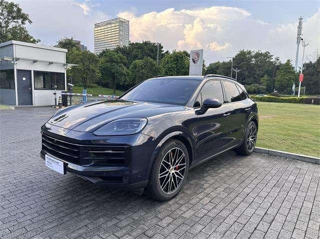 Porsche Cayenne 2024 — фото автомобиля