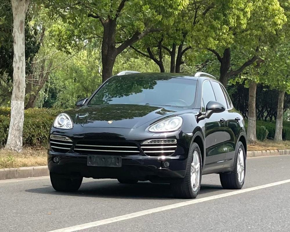 Porsche Cayenne 2014 — фото автомобиля 1