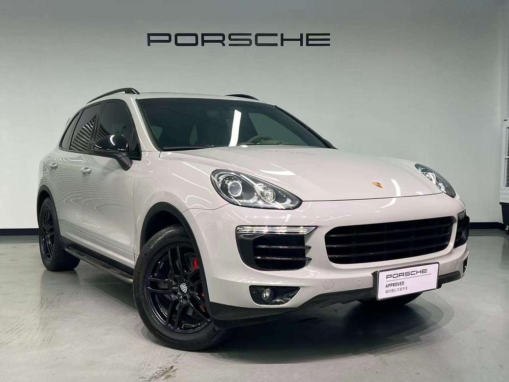 Porsche Cayenne 2015 — фото автомобиля 1