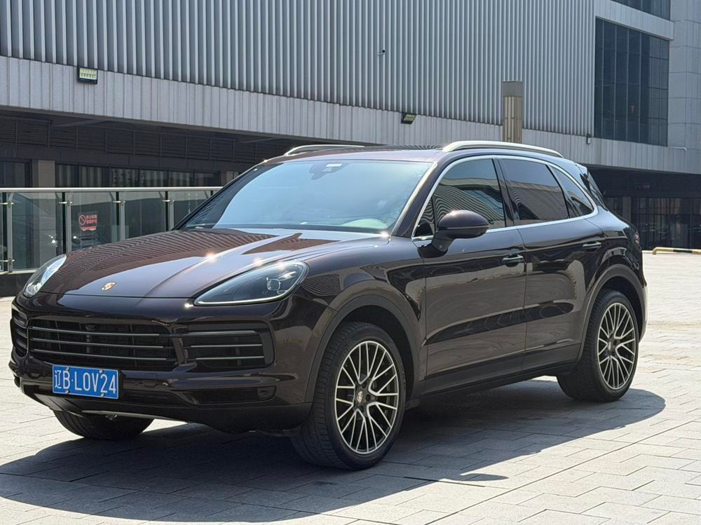 Porsche Cayenne 2018 — фото автомобиля