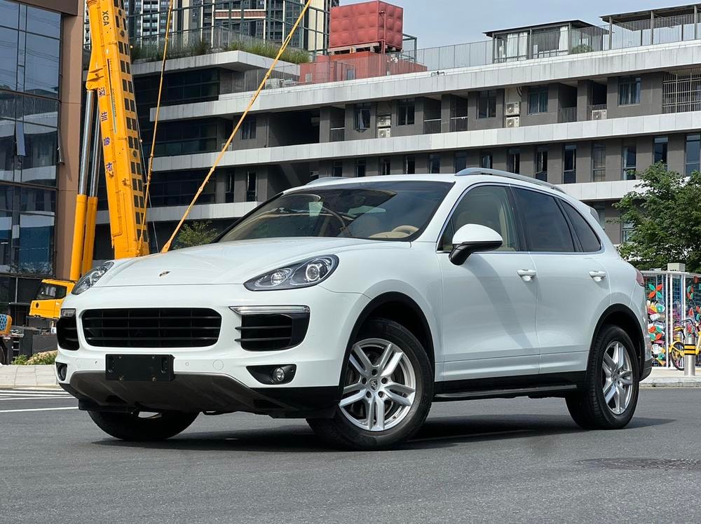 Porsche Cayenne 2015 — фото автомобиля