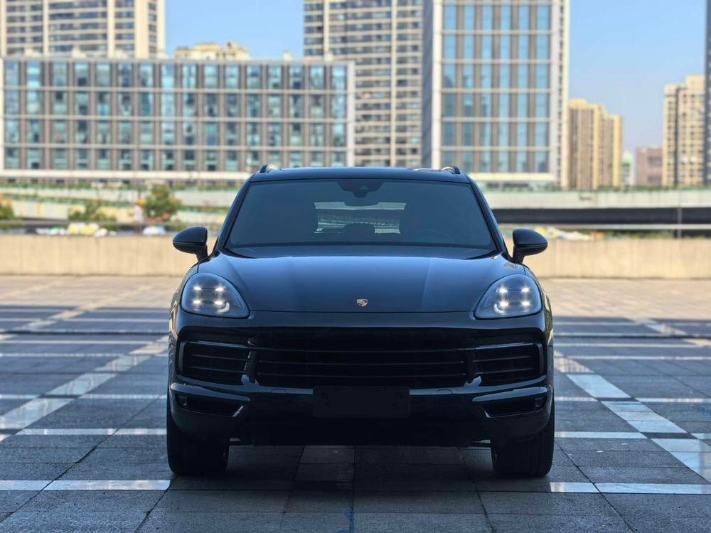 Porsche Cayenne 2019 — фото автомобиля