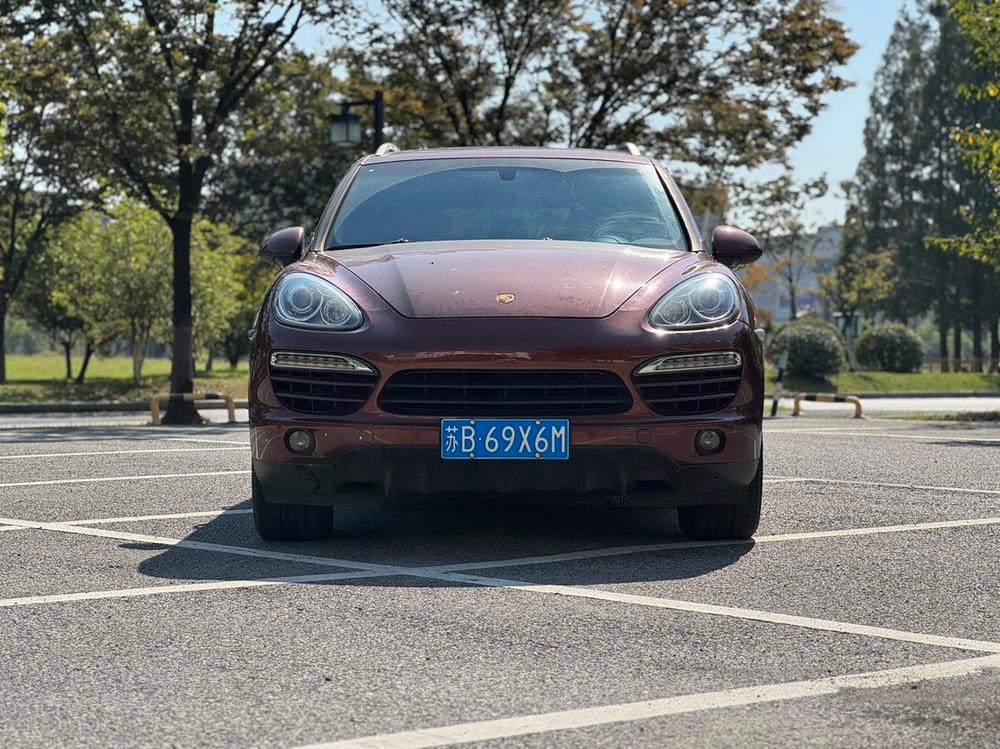 Porsche Cayenne 2011 — фото автомобиля 1