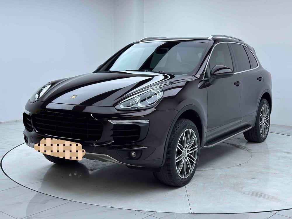 Porsche Cayenne 2016 — фото автомобиля 1
