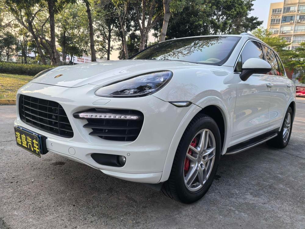 Porsche Cayenne 2011 — фото автомобиля 1