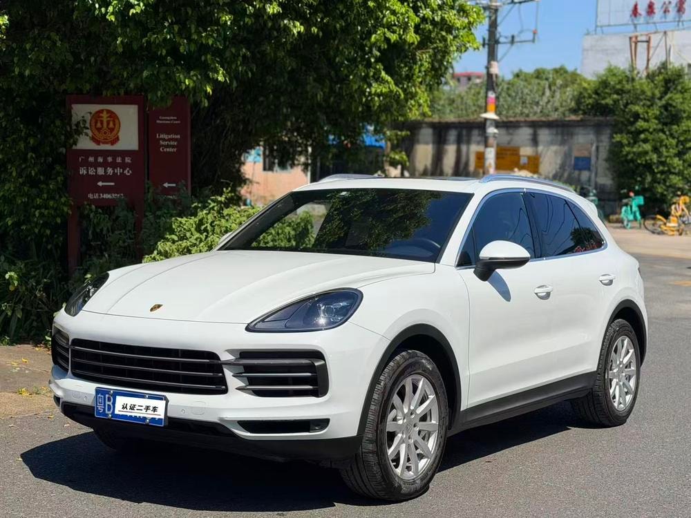Porsche Cayenne 2018 — фото автомобиля 1