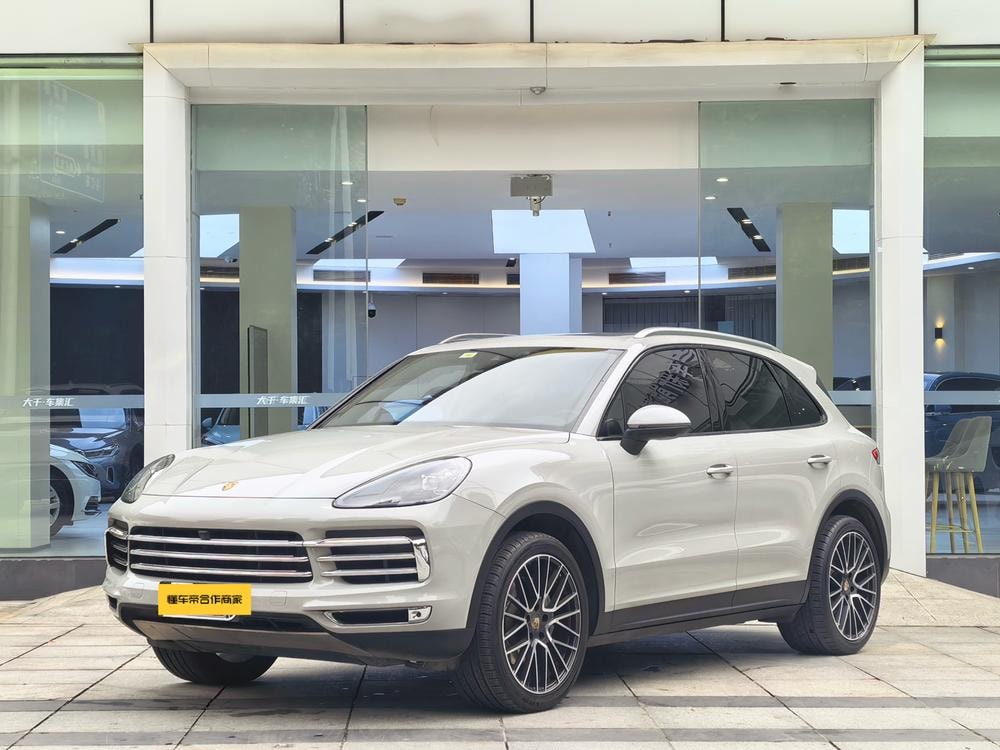 Porsche Cayenne 2018 — фото автомобиля