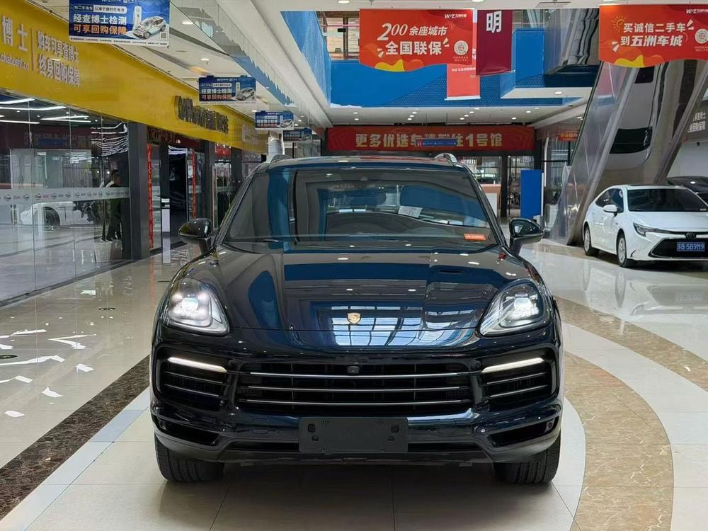 Porsche Cayenne 2018 — фото автомобиля 1
