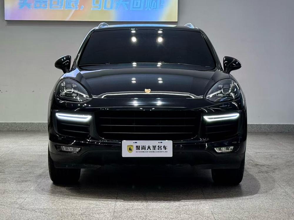 Porsche Cayenne 2015 — фото автомобиля 1