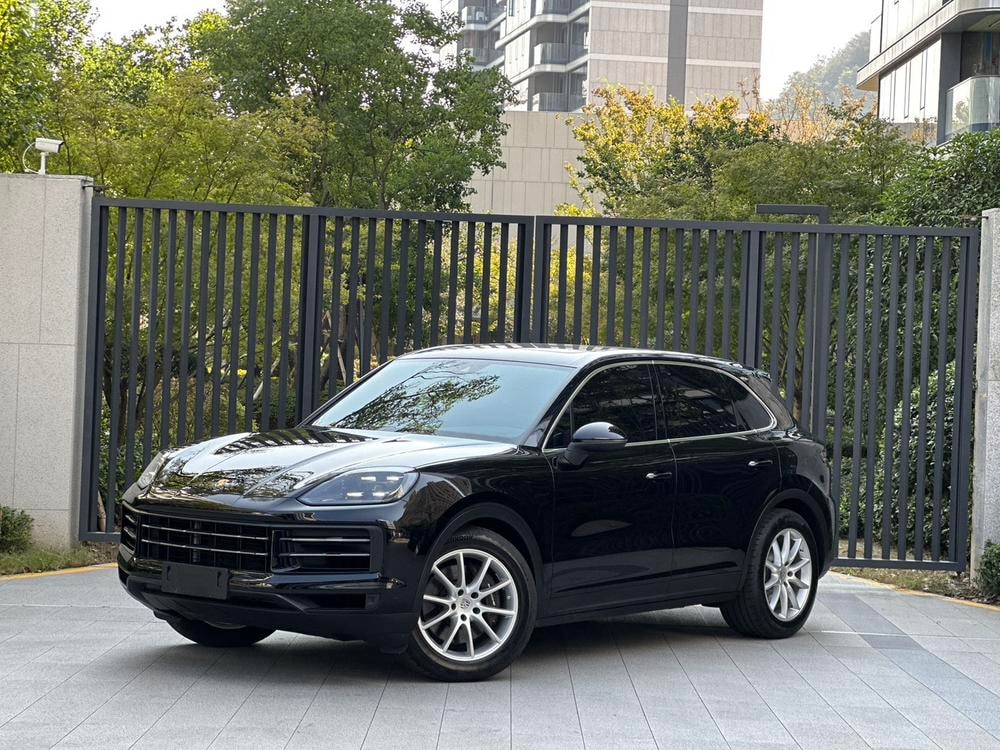Porsche Cayenne 2024 — фото автомобиля 1