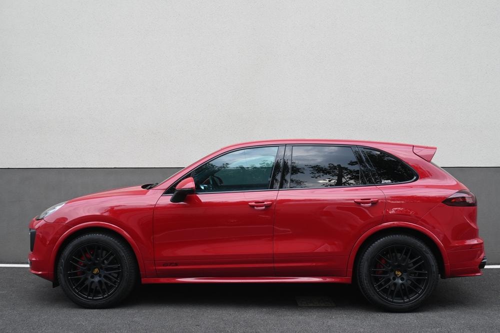 Porsche Cayenne 2015 — фото автомобиля