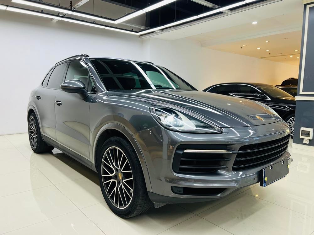 Porsche Cayenne 2019 — фото автомобиля
