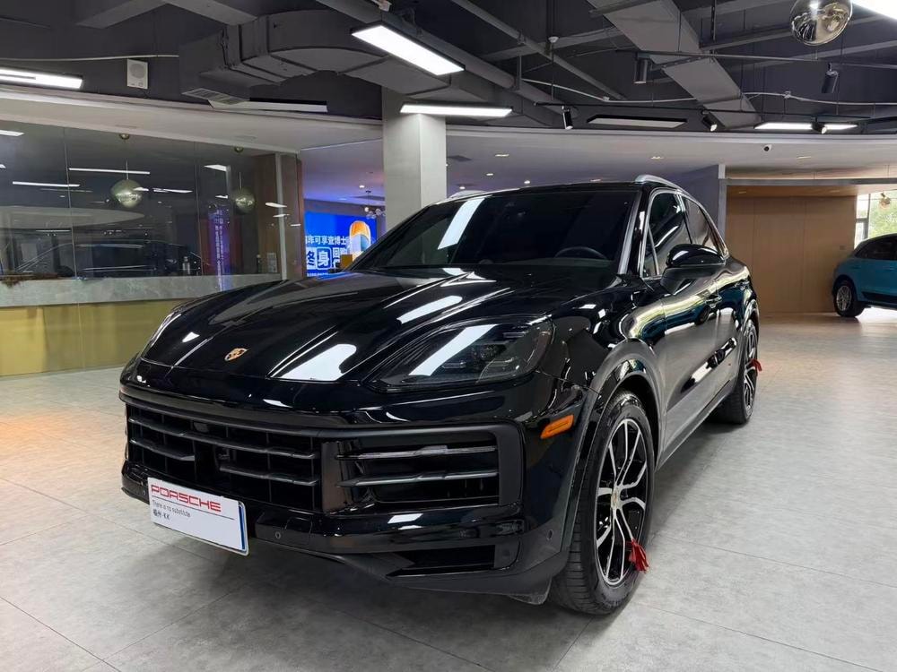 Porsche Cayenne 2024 — фото автомобиля 1