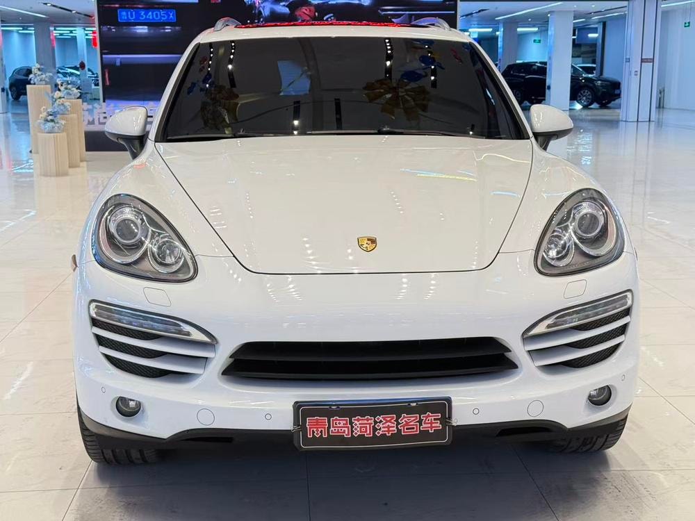 Porsche Cayenne 2013 — фото автомобиля